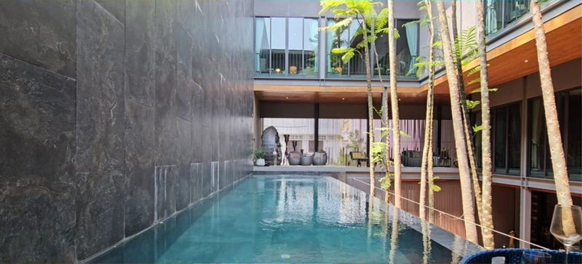 Lat Phrao Courtyard House 11