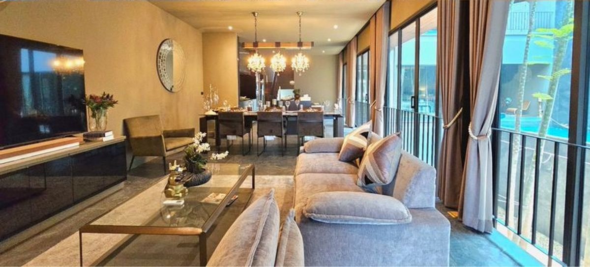 Lat Phrao Courtyard House 14
